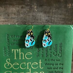 NWT Wild Black Cat with Monstera Leaf